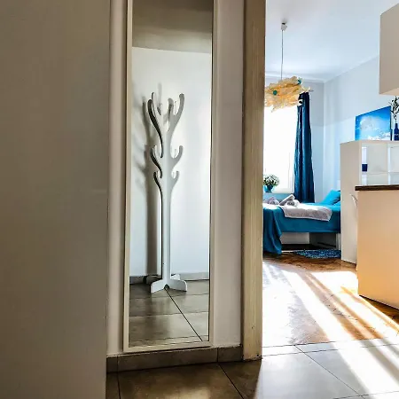 Next To Wawel Castle, Vistula River & Old Town Cracow * Krakow