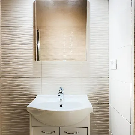 Next To Wawel Castle, Vistula River & Old Town Cracow * Krakow