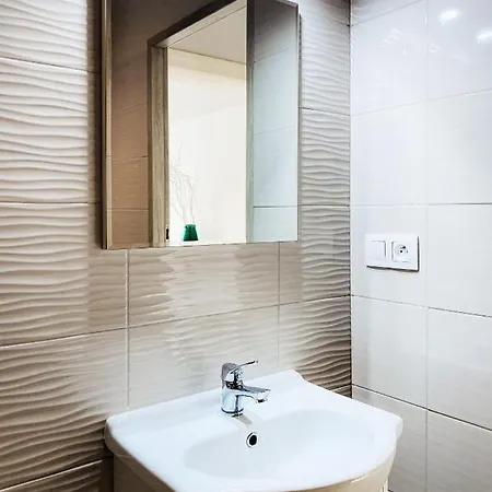 Next To Wawel Castle, Vistula River & Old Town Cracow Daire Krakow