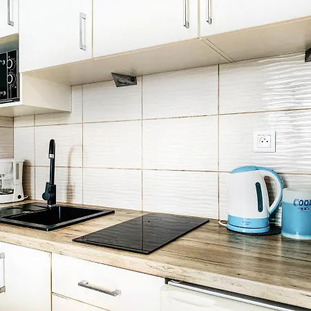 Next To Wawel Castle, Vistula River & Old Town Cracow *