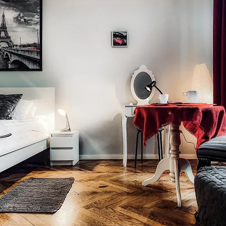 Next To Wawel Castle, Vistula River & Old Town Cracow Apartament