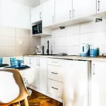Next To Wawel Castle, Vistula River & Old Town Cracow شقة