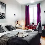 Next To Wawel Castle, Vistula River & Old Town Cracow شقة